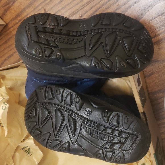 COPY - Toddler Kamik Winter Boots Size 7 - Picture 3 of 4
